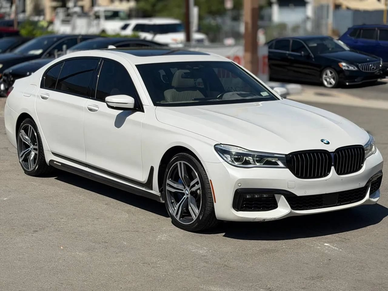 Used 2018 BMW 750i xDrive AWD/4WD image 2