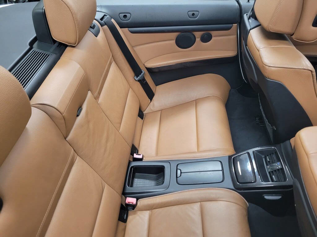 Used 2012 BMW 328i Convertible image 39