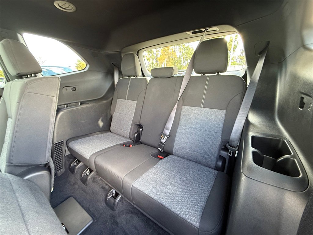 Used 2025 GMC Acadia Elevation image 22