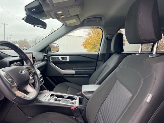 Used 2022 Ford Explorer XLT image 16
