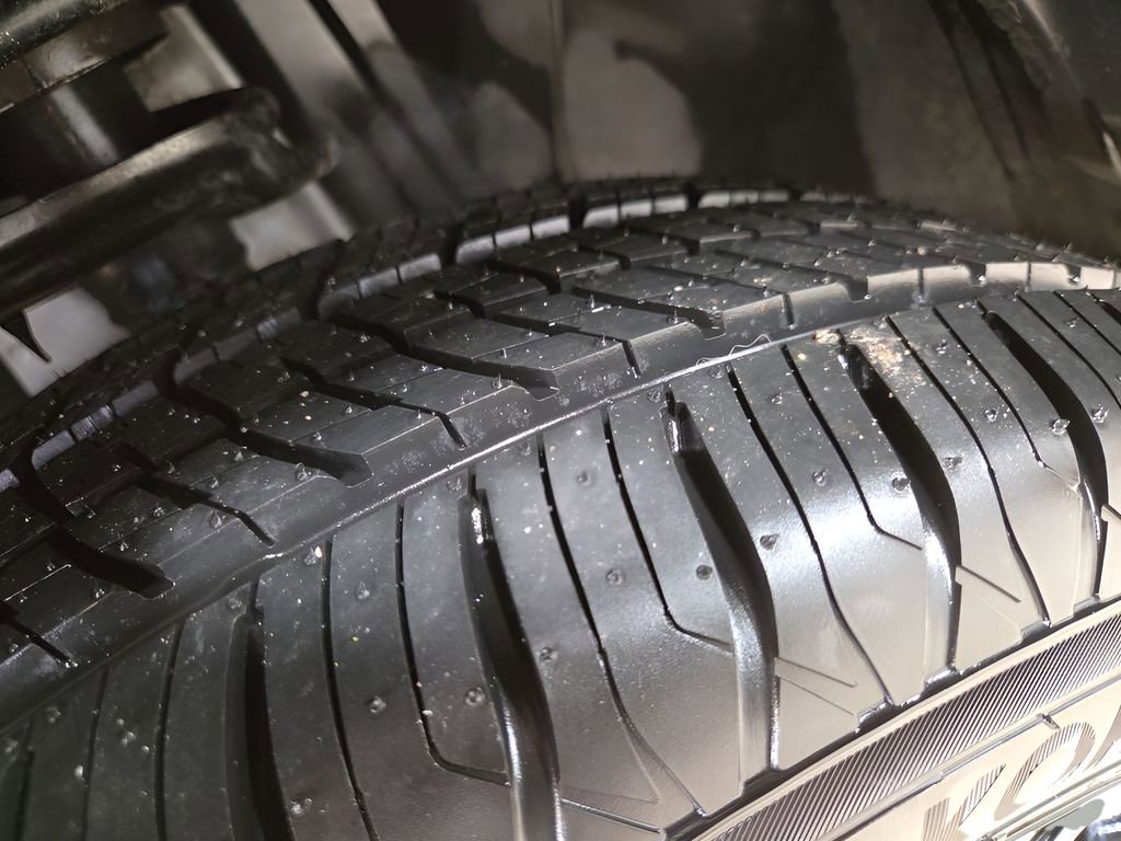 Used 2025 Jeep Compass Limited image 25