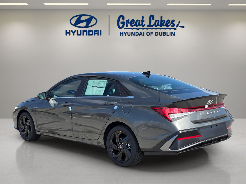 New 2026 Hyundai Elantra SEL Sport Premium FWD image 3