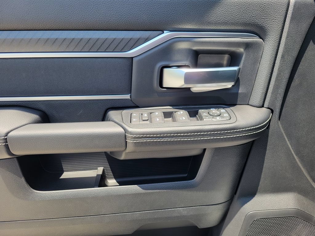 New 2026 RAM 2500 Big Horn AWD/4WD image 17