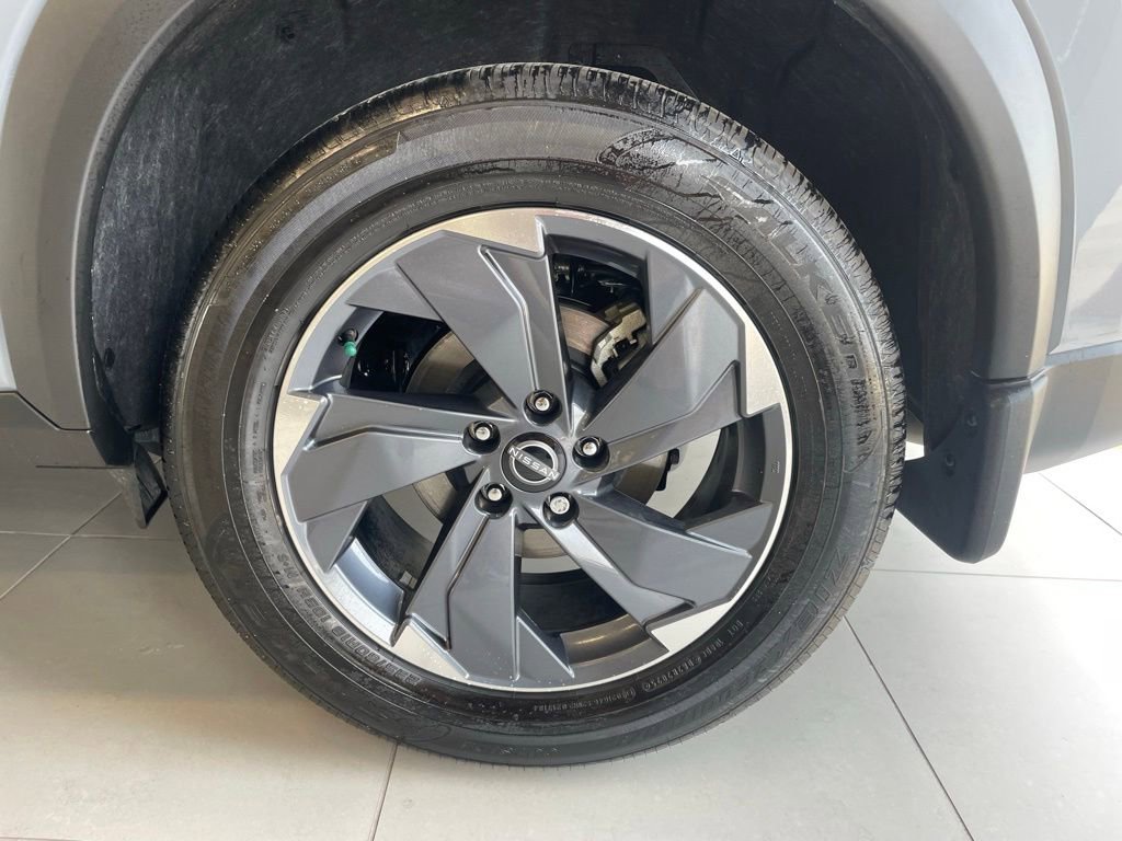 Used 2026 Nissan Rogue SV FWD image 17