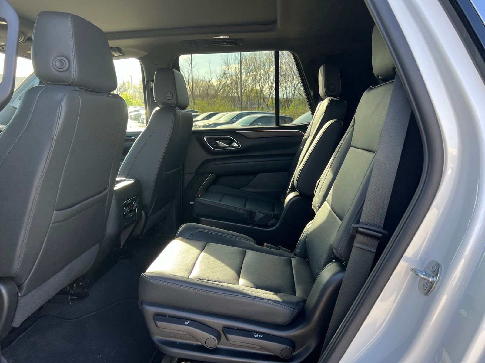 Used 2022 Chevrolet Tahoe LT w/ Luxury Package image 20