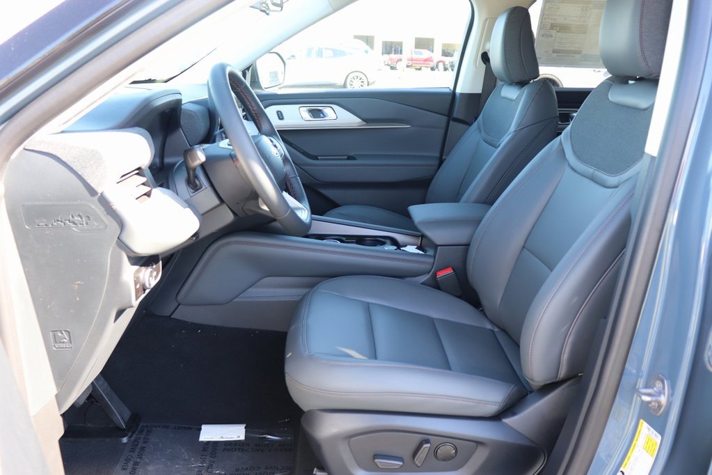 New 2026 Ford Explorer Active image 3