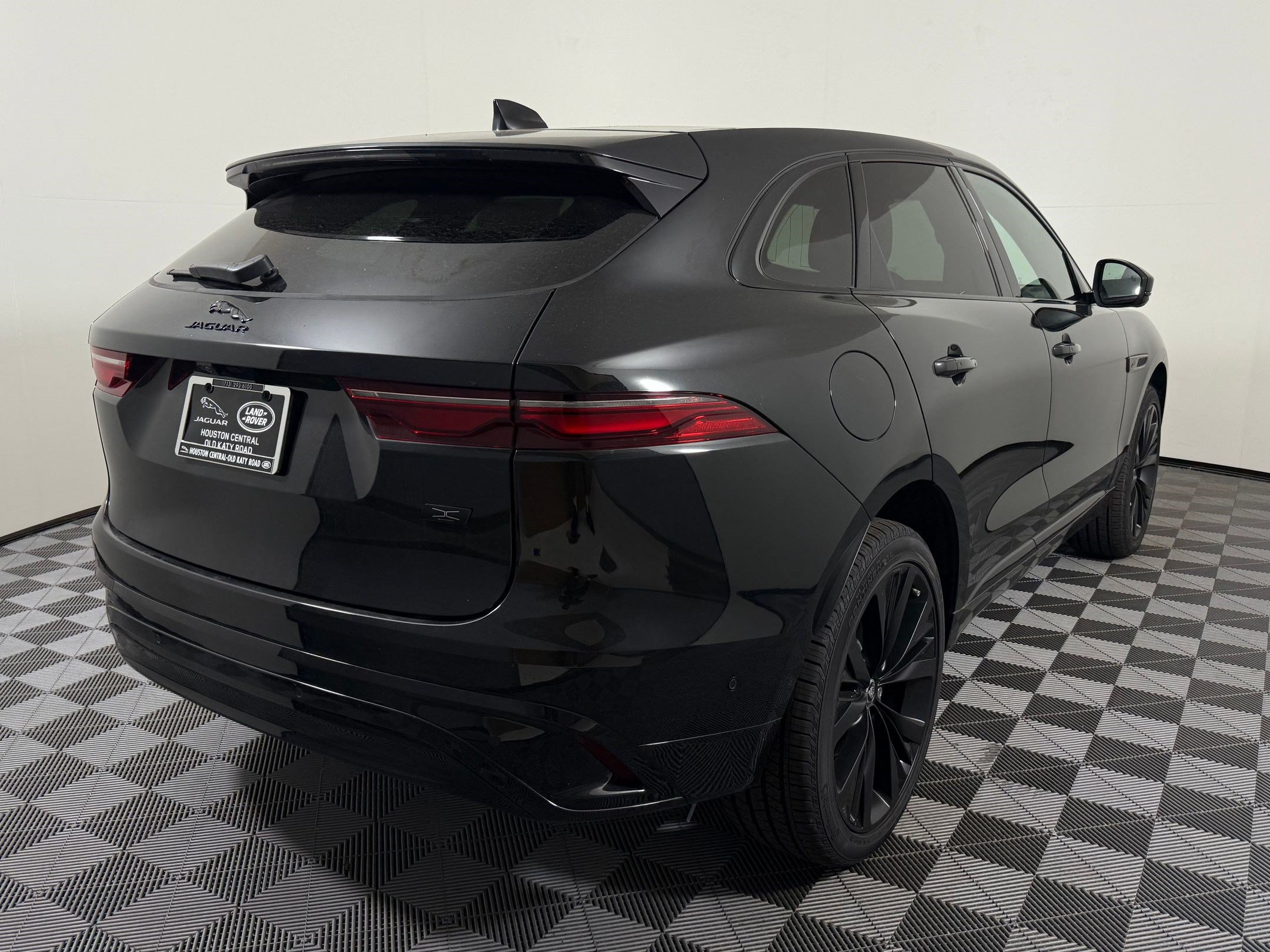 New 2026 Jaguar F-PACE R-Dynamic S AWD/4WD image 9