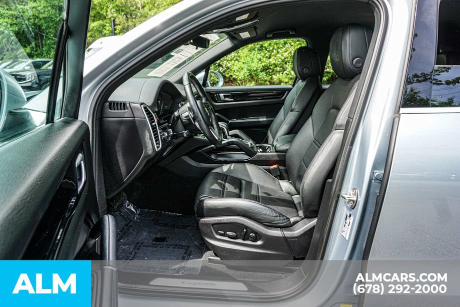 Used 2023 Porsche Cayenne AWD/4WD image 18