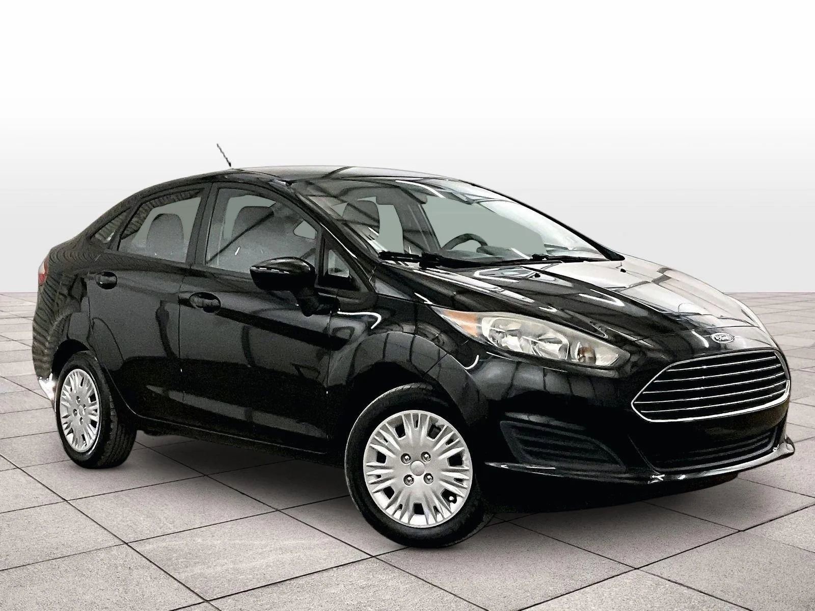 Used 2016 Ford Fiesta S image 2