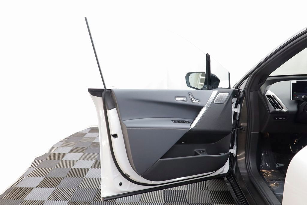 New 2026 BMW iX M70 image 5