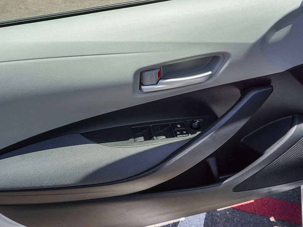 Used 2021 Toyota Corolla LE w/ Carpet Mat Package (TMS) FWD image 18
