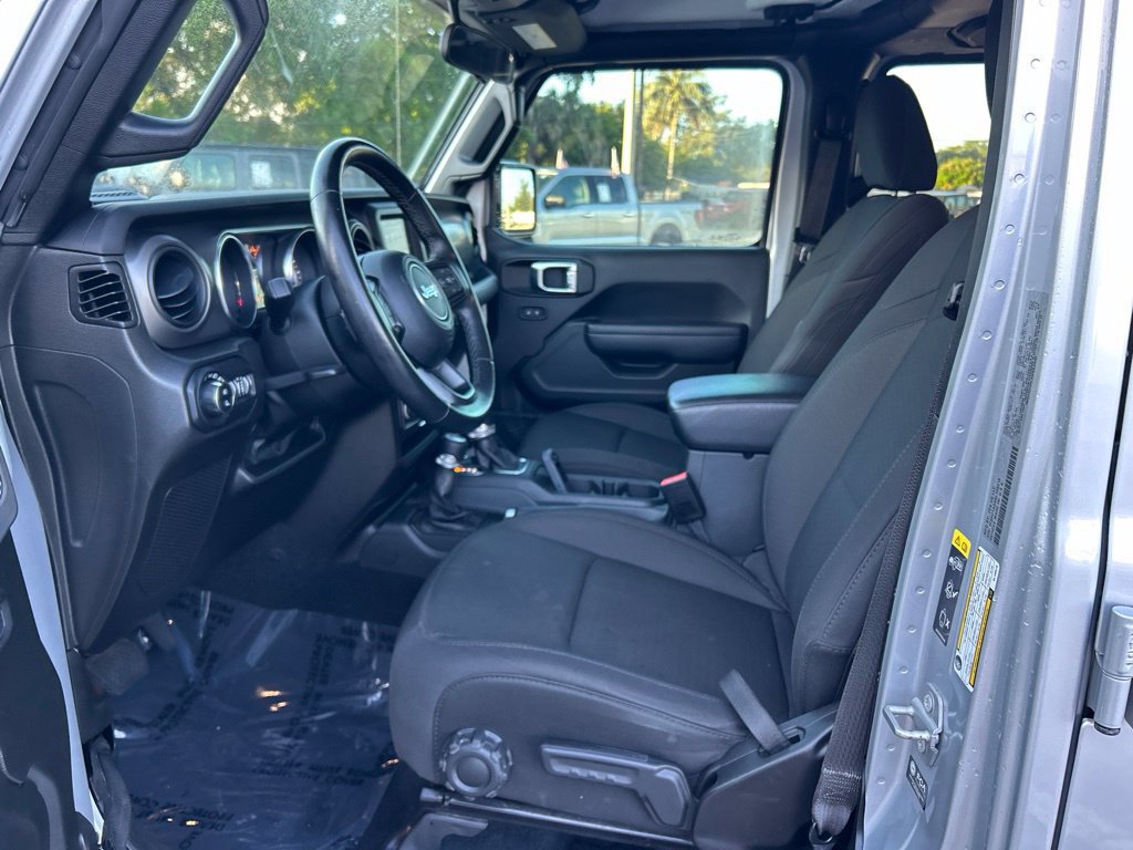 Used 2022 Jeep Gladiator Sport AWD/4WD image 10
