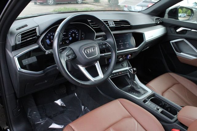 Used 2021 Audi Q3 2.0T Premium w/ Convenience Package AWD/4WD image 23