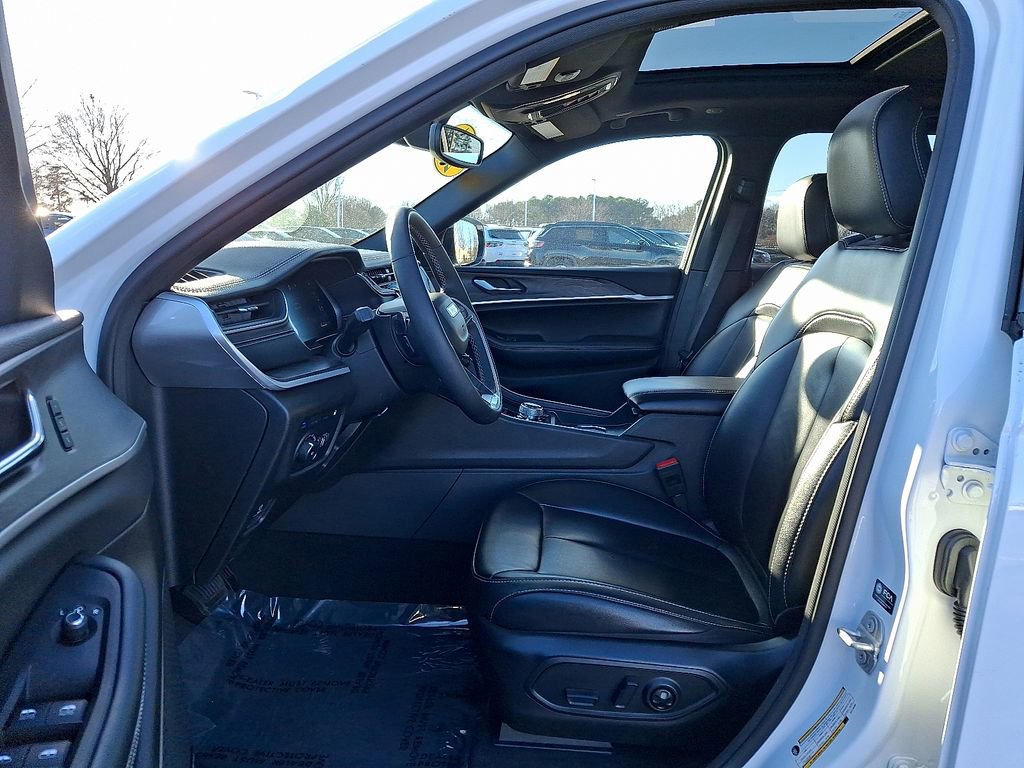 Used 2024 Jeep Grand Cherokee Limited 4xe image 13