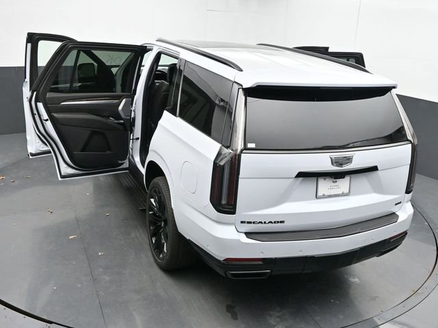 New 2026 Cadillac Escalade Platinum Sport w/ LPO, ONYX Package AWD/4WD image 60