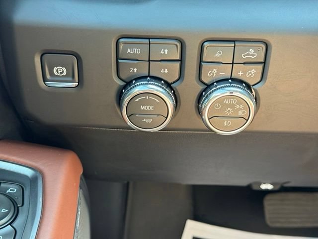 Certified 2026 GMC Sierra 1500 Denali Ultimate w/ LPO, Black Badging Package AWD/4WD image 36