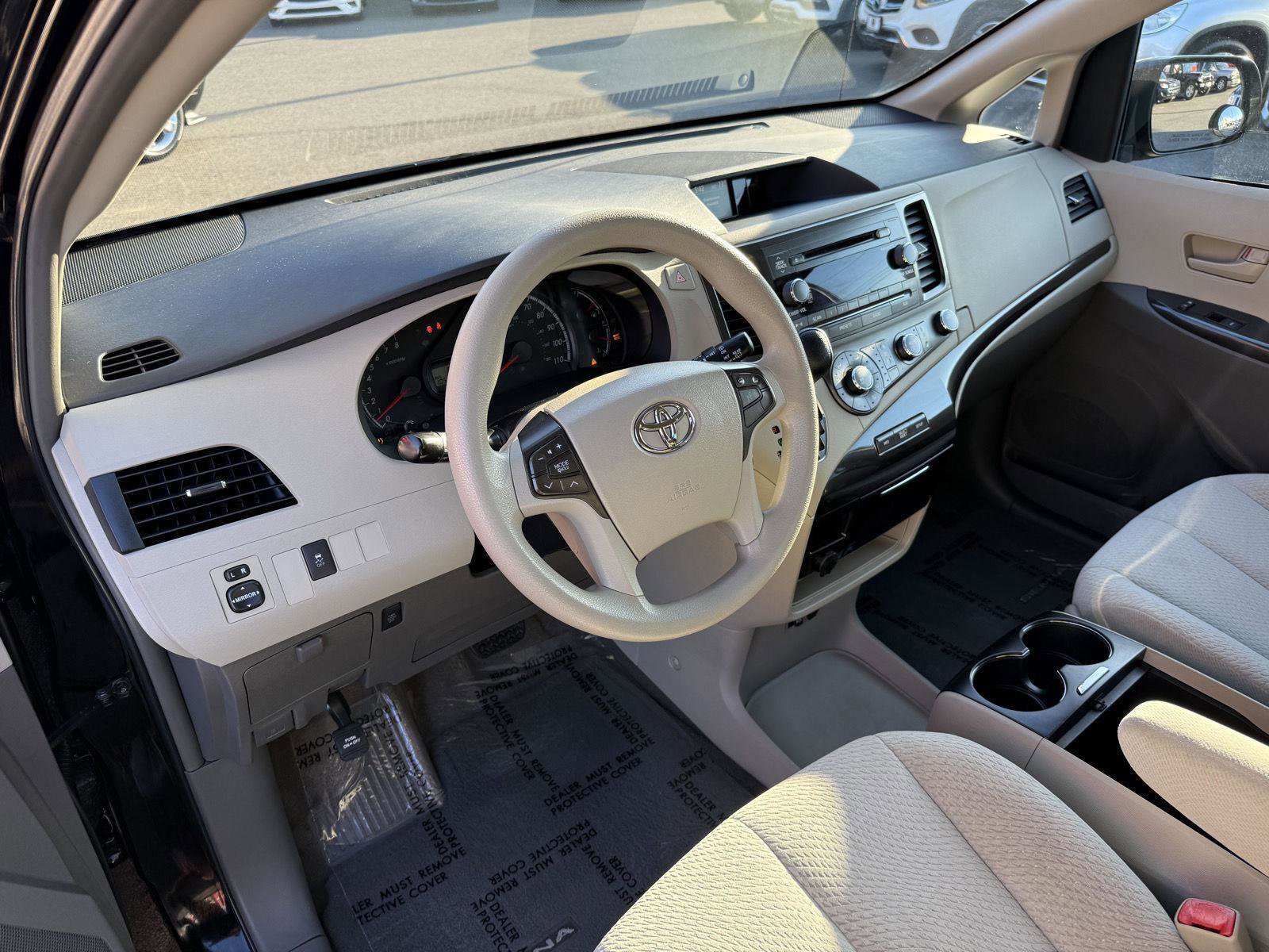 Used 2012 Toyota Sienna LE image 13