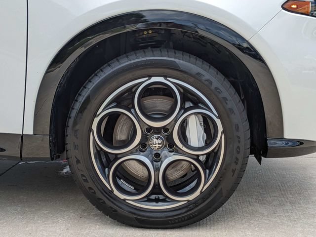 Used 2025 Alfa Romeo Tonale w/ Premium Package AWD/4WD image 11