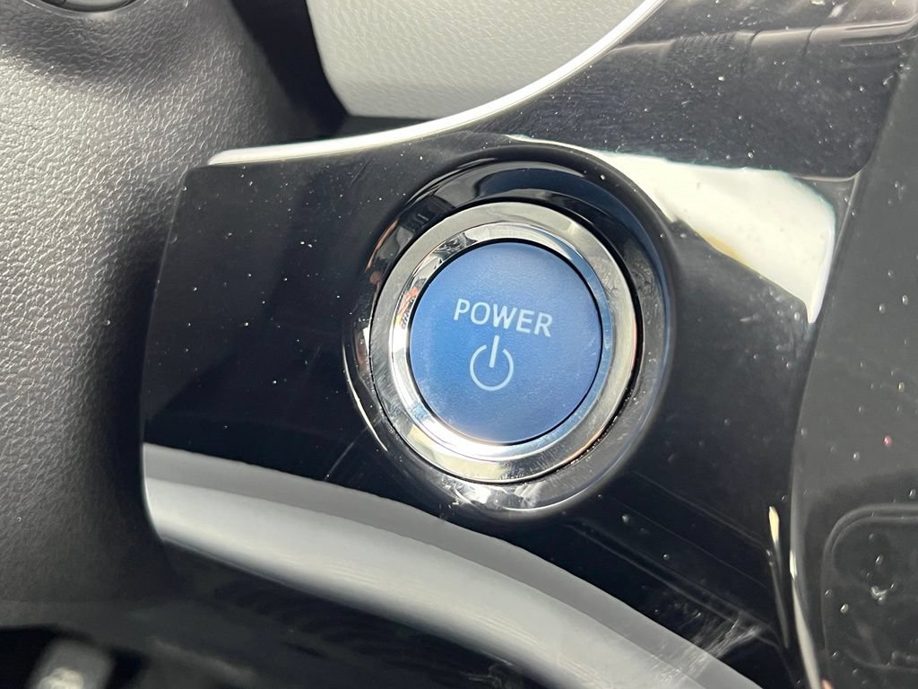 Certified 2022 Toyota Prius LE FWD image 24