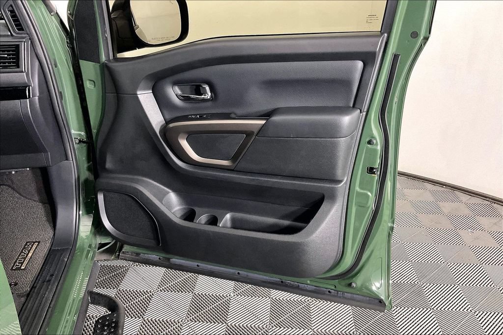 Used 2024 Nissan Titan SV w/ SV Bronze Edition Package RWD image 23