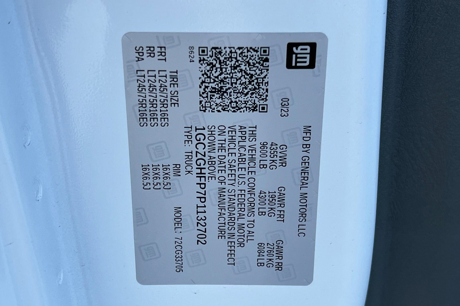 Used 2023 Chevrolet Express 3500 Extended w/ Driver Convenience Package image 25