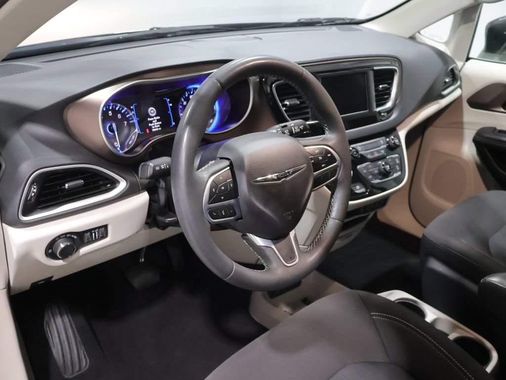 Certified 2023 Chrysler Voyager LX FWD image 16