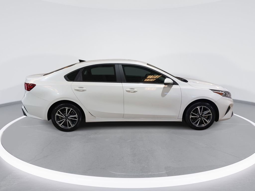 Used 2023 Kia Forte LXS image 4