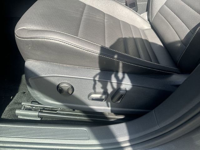 Used 2024 Volkswagen Jetta SE FWD image 12