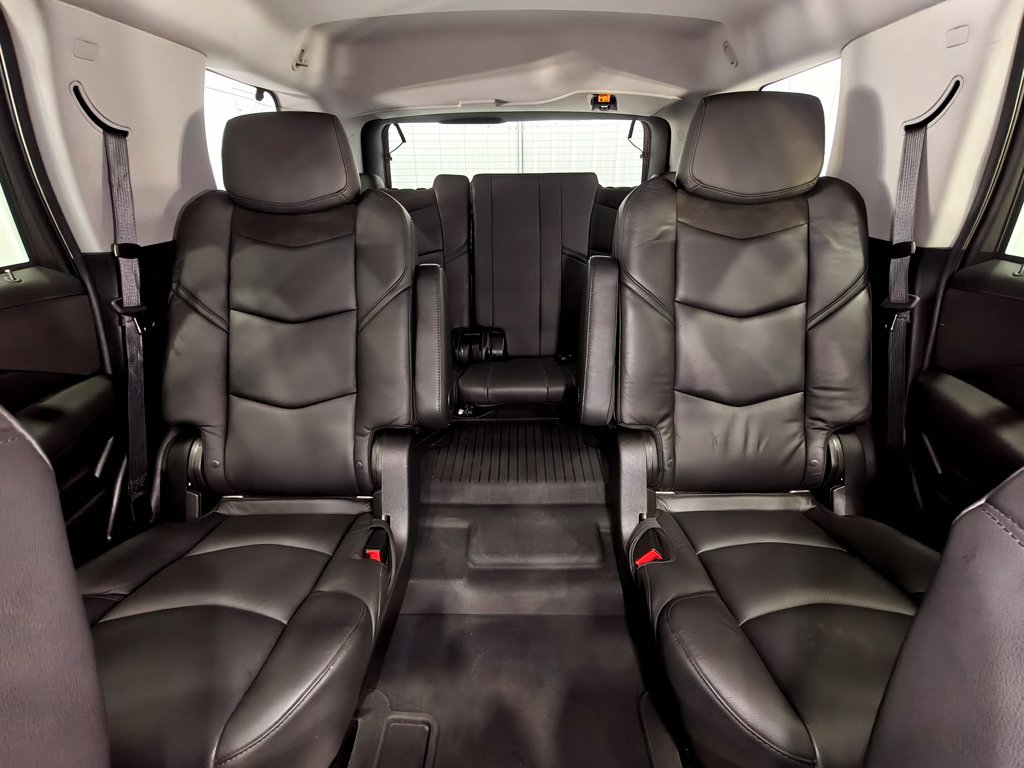Used 2019 Cadillac Escalade Luxury AWD/4WD image 27