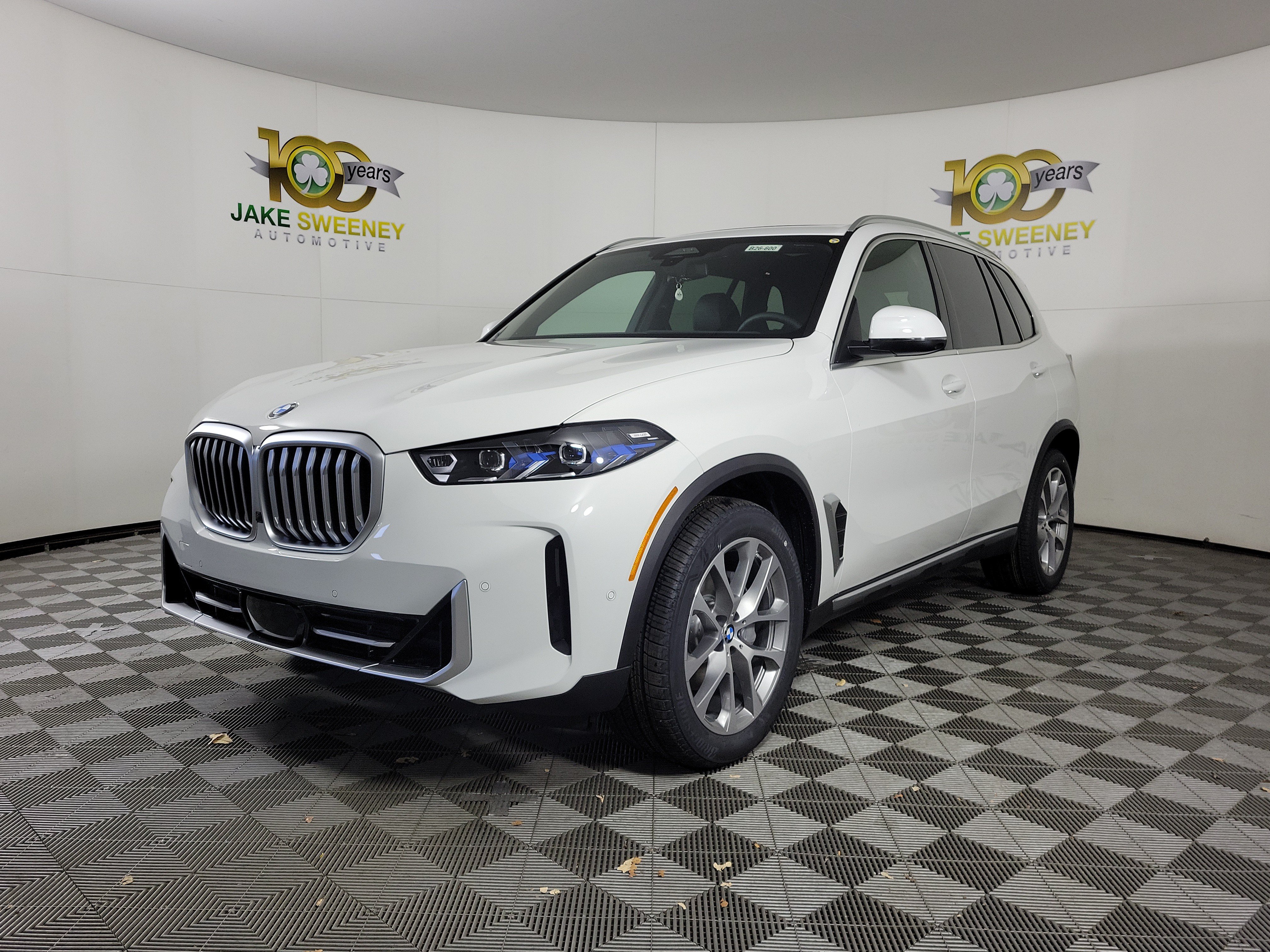 Certified 2026 BMW X5 xDrive40i w/ Parking Assistance Package AWD/4WD image 3