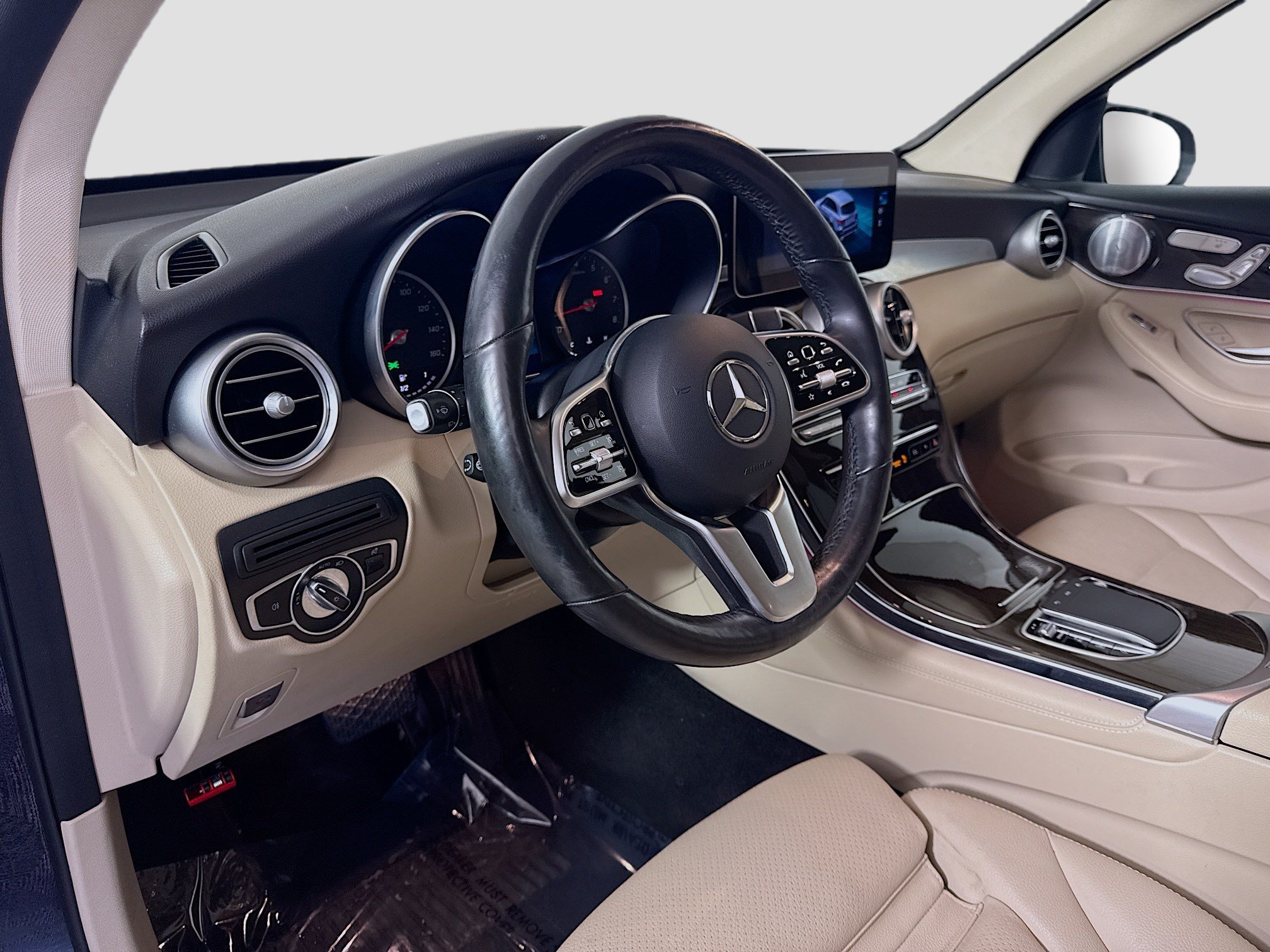 Used 2021 Mercedes-Benz GLC 300 4MATIC image 23