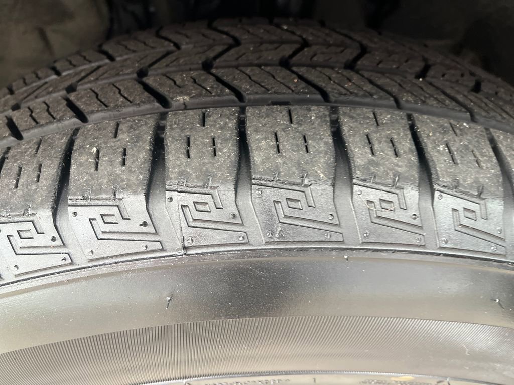 Certified 2020 Toyota Highlander XLE image 27