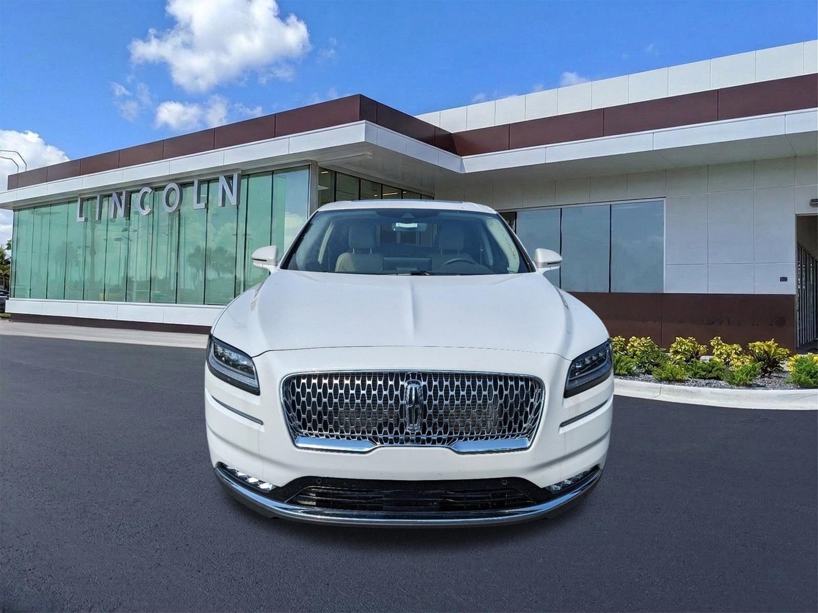 Certified 2023 Lincoln Nautilus Reserve w/ Equipment Group 202A image 10