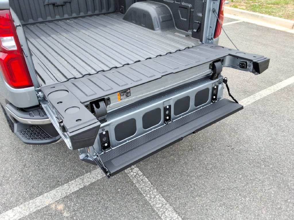 New 2026 Chevrolet Silverado 1500 LTZ w/ LTZ Premium Package AWD/4WD image 15