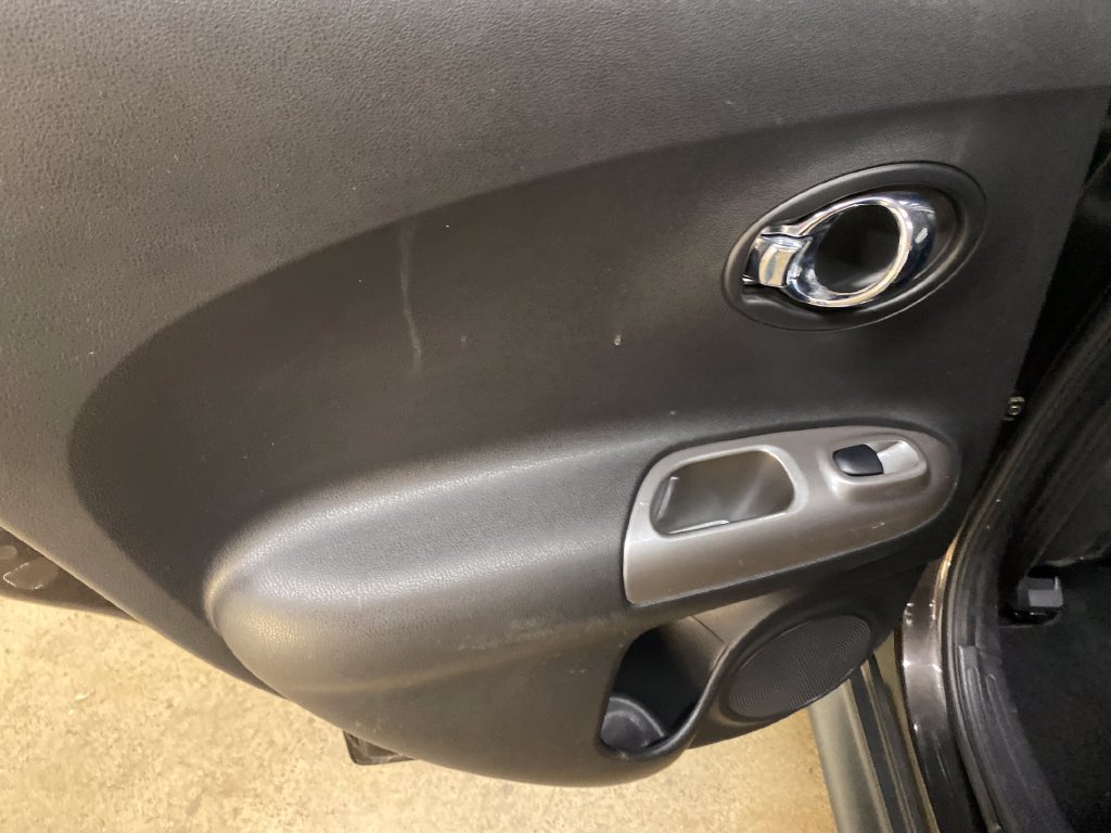 Used 2011 Nissan Juke SL AWD/4WD image 15