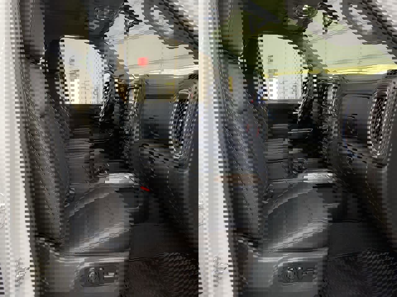 Used 2021 Chevrolet Silverado 2500 LTZ w/ LTZ Convenience Package image 19