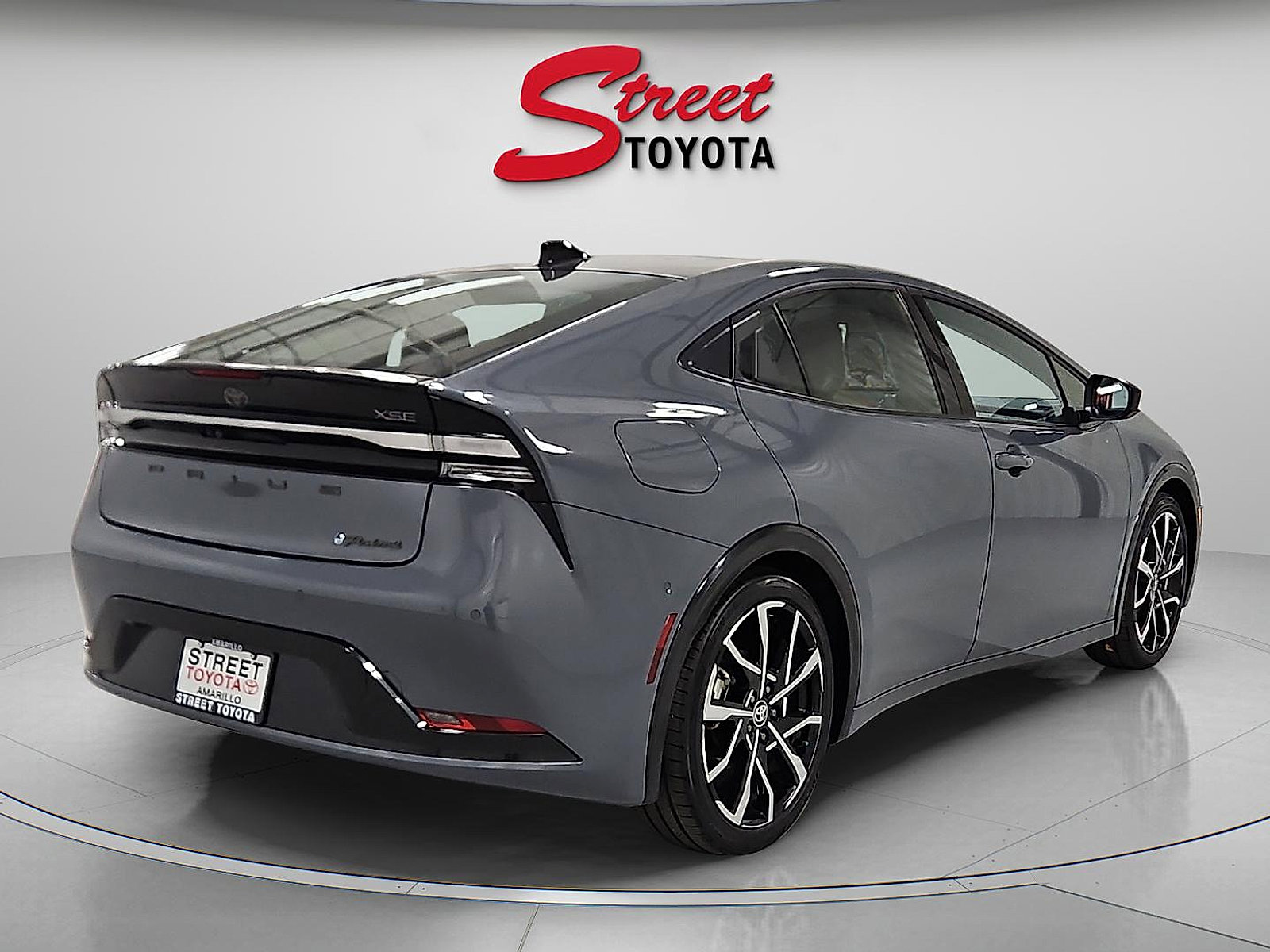 Used 2024 Toyota Prius Prime image 3