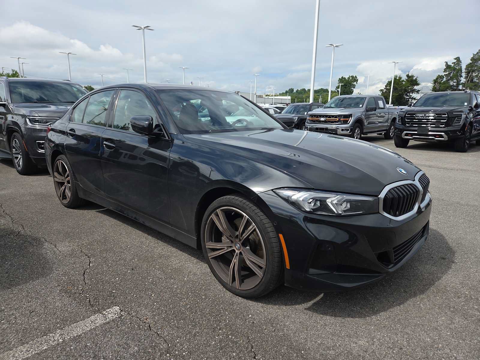 Used 2023 BMW 330i Sedan RWD video 1
