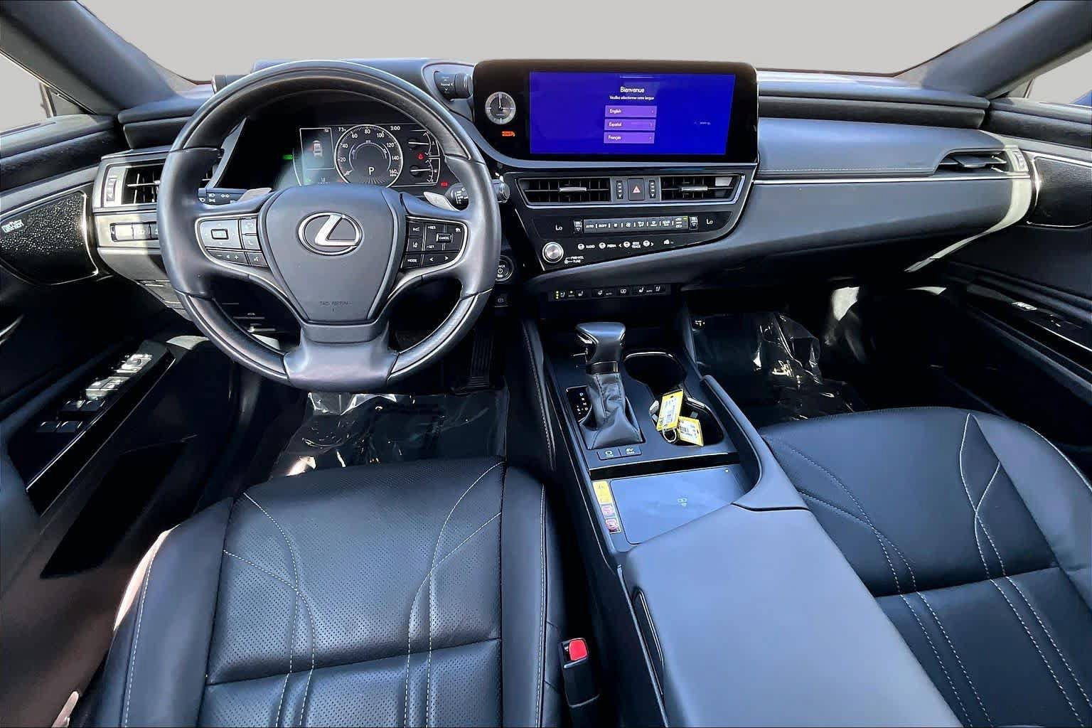 Used 2024 Lexus ES 300h w/ Luxury Package FWD image 15