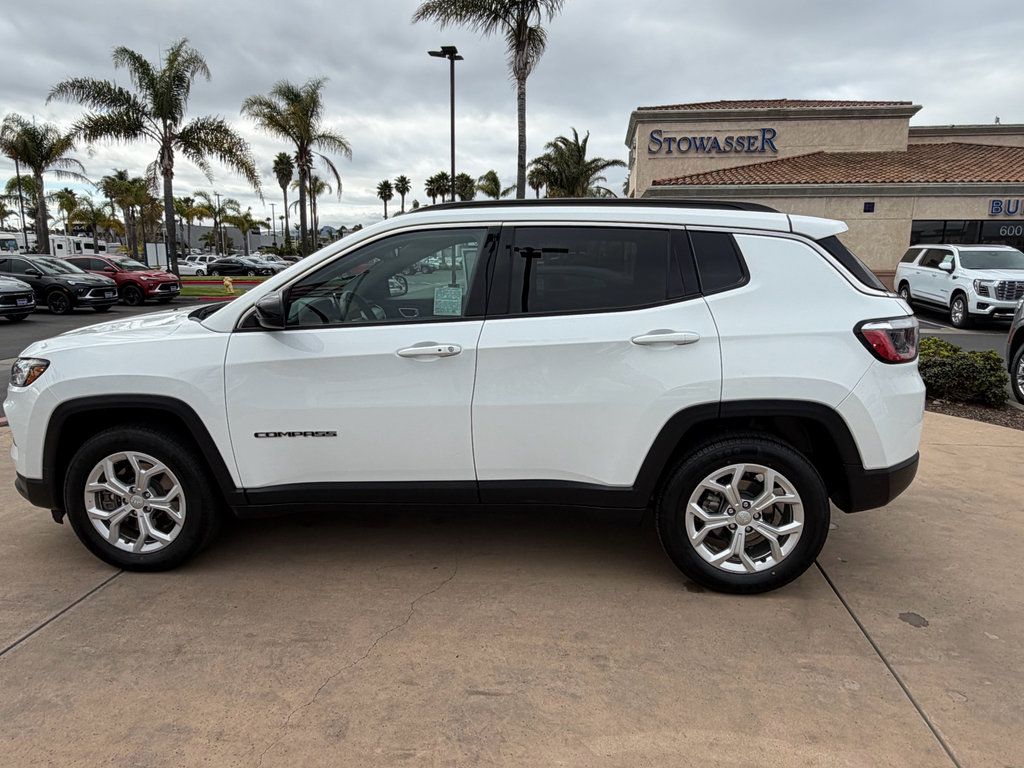 Used 2024 Jeep Compass Latitude AWD/4WD image 7