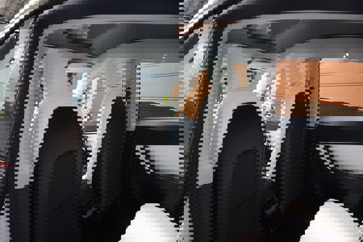 Used 2022 Tesla Model Y Long Range image 21