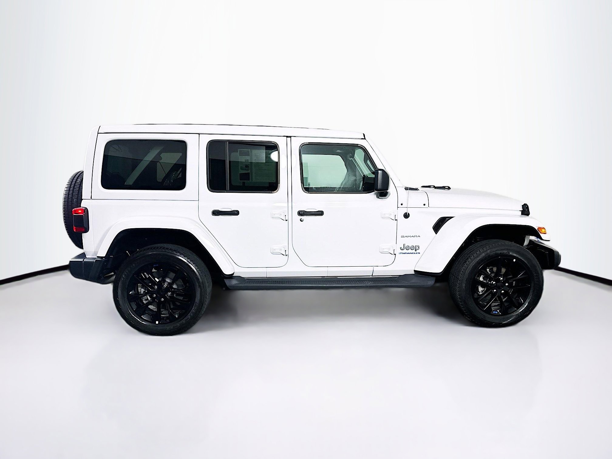Used 2023 Jeep Wrangler Sahara w/ Cold Weather Group image 10