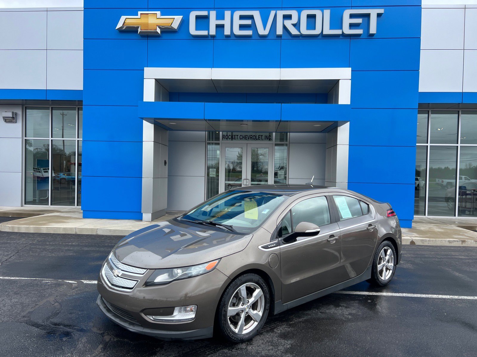 Used 2014 Chevrolet Volt Premium w/ Premium Trim Package FWD image 1
