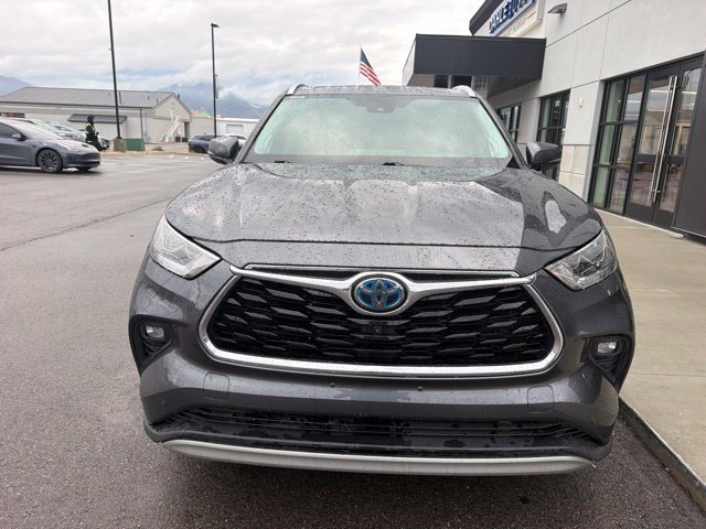 Used 2021 Toyota Highlander Platinum AWD/4WD image 2