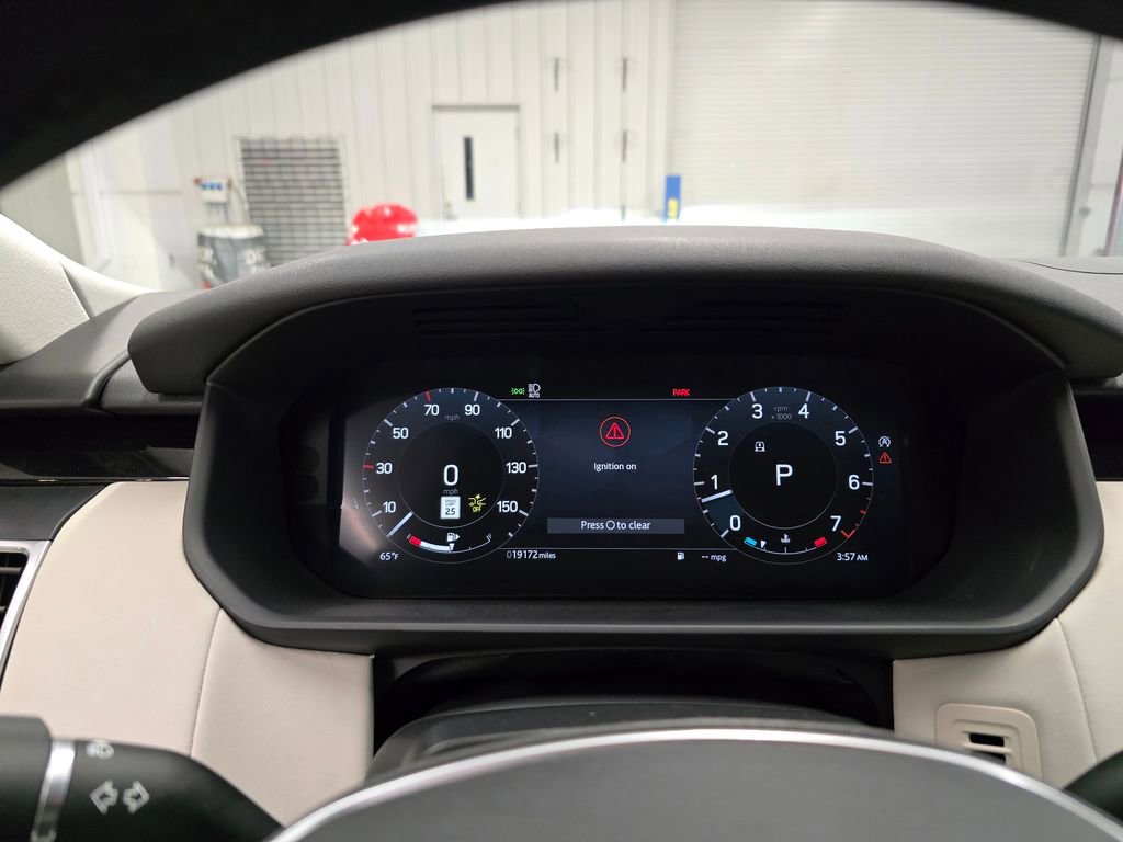 Used 2025 Land Rover Discovery S AWD/4WD image 21