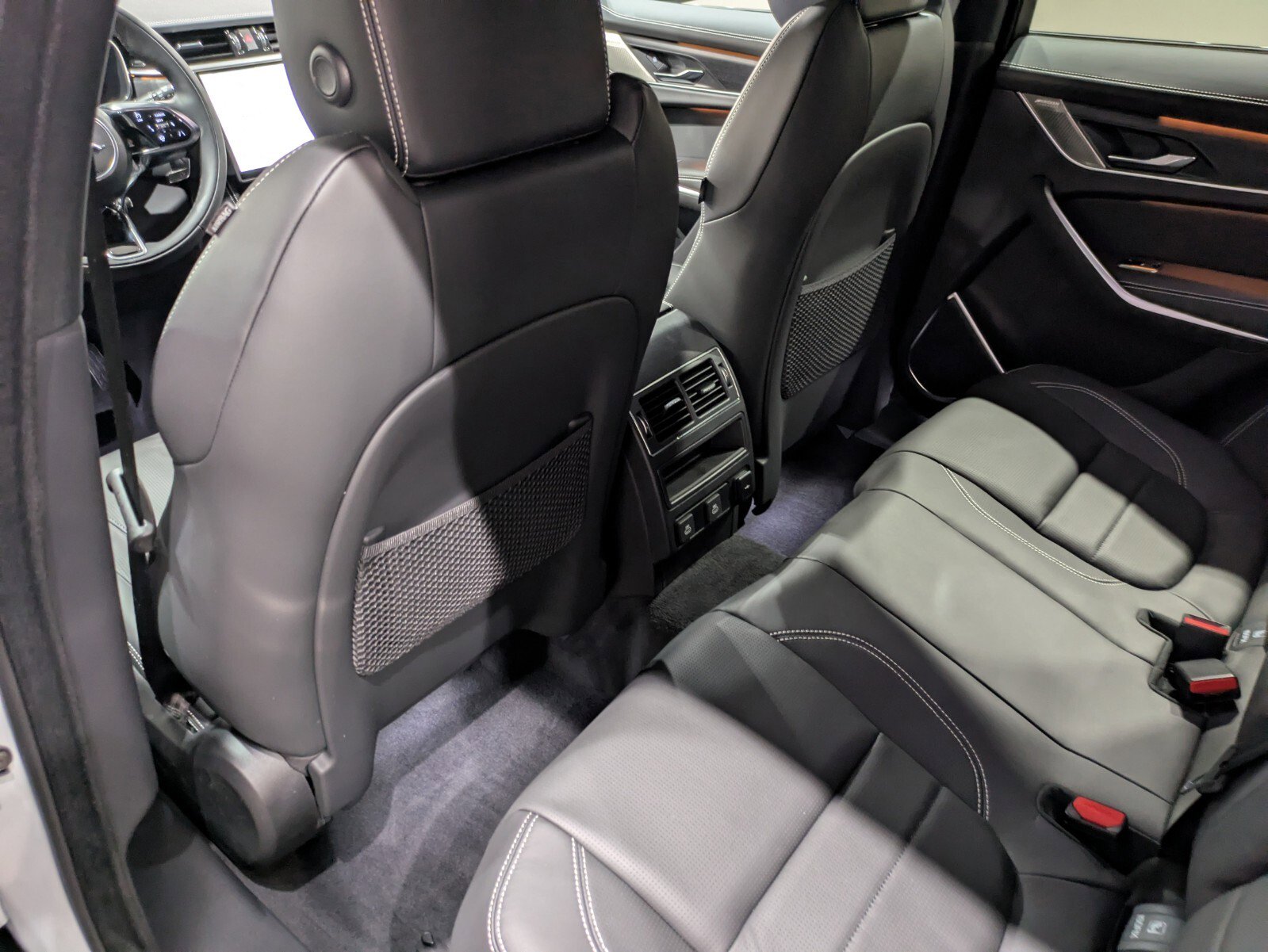 New 2026 Jaguar F-PACE R-Dynamic S image 12