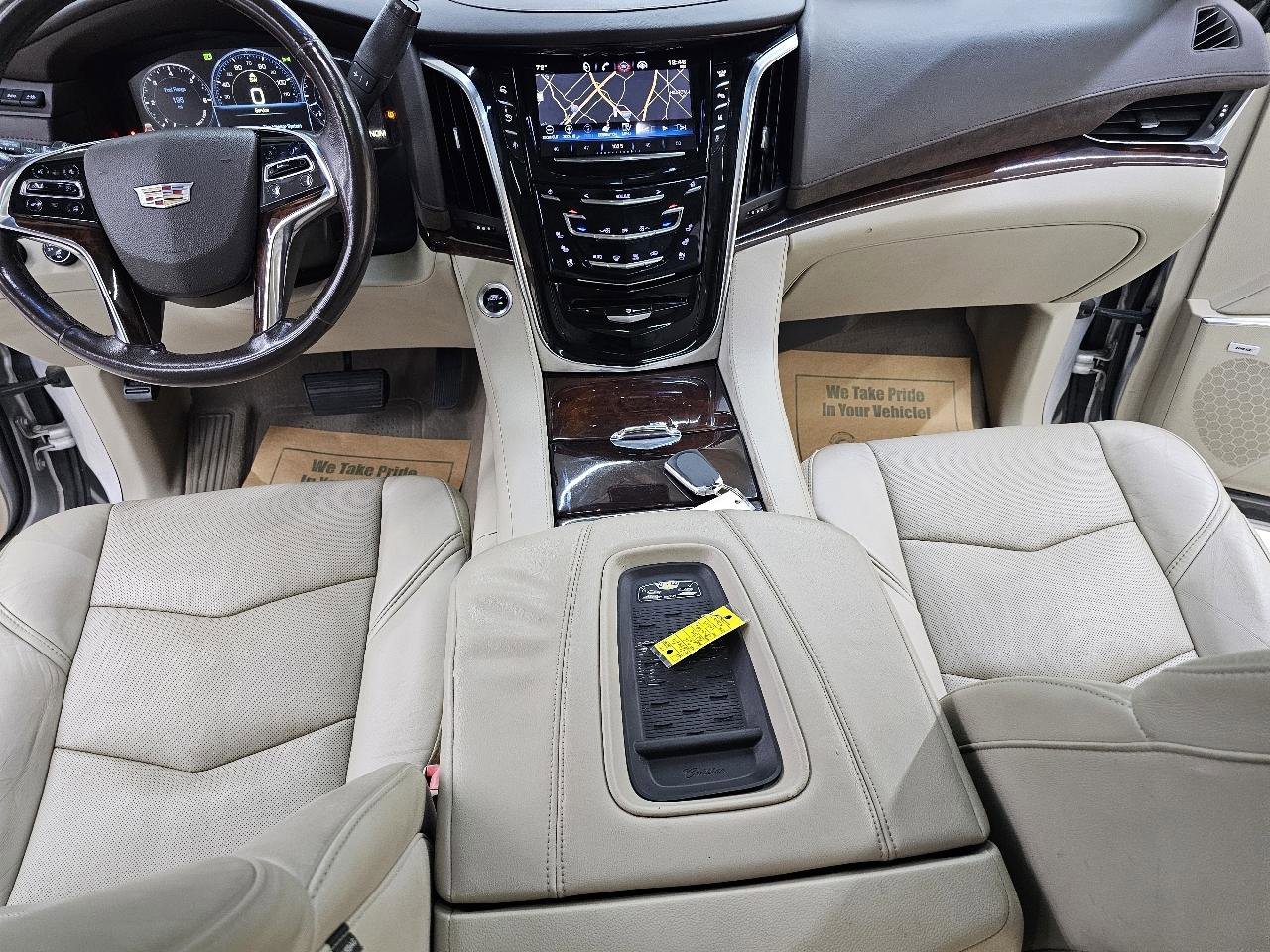 Used 2015 Cadillac Escalade ESV Luxury AWD/4WD image 31