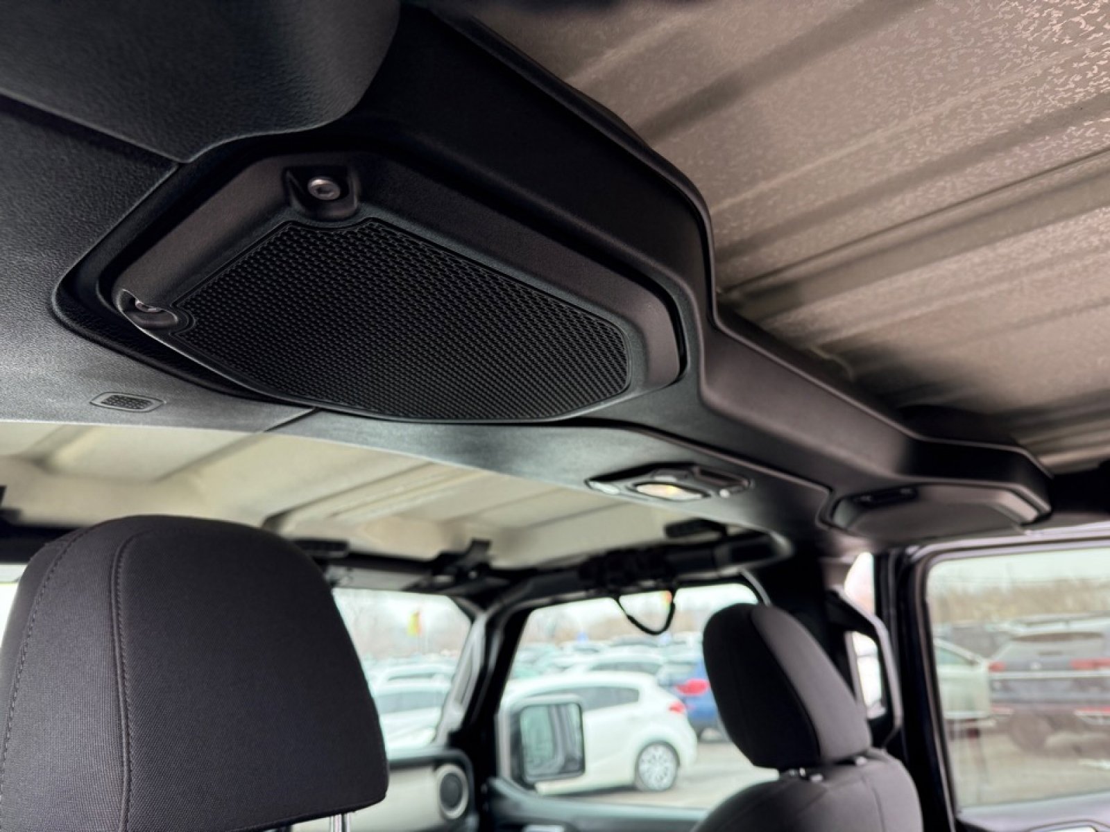 Used 2018 Jeep Wrangler Unlimited Sport S image 33