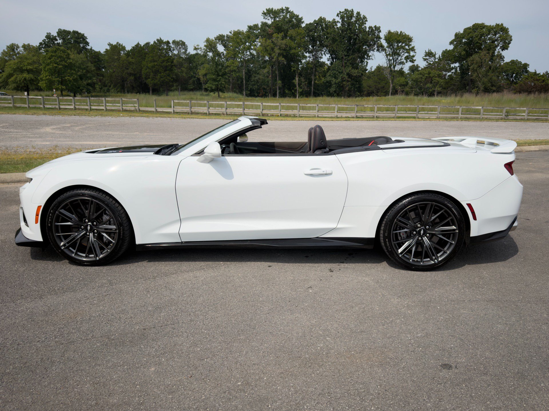Used 2017 Chevrolet Camaro ZL1 RWD image 8