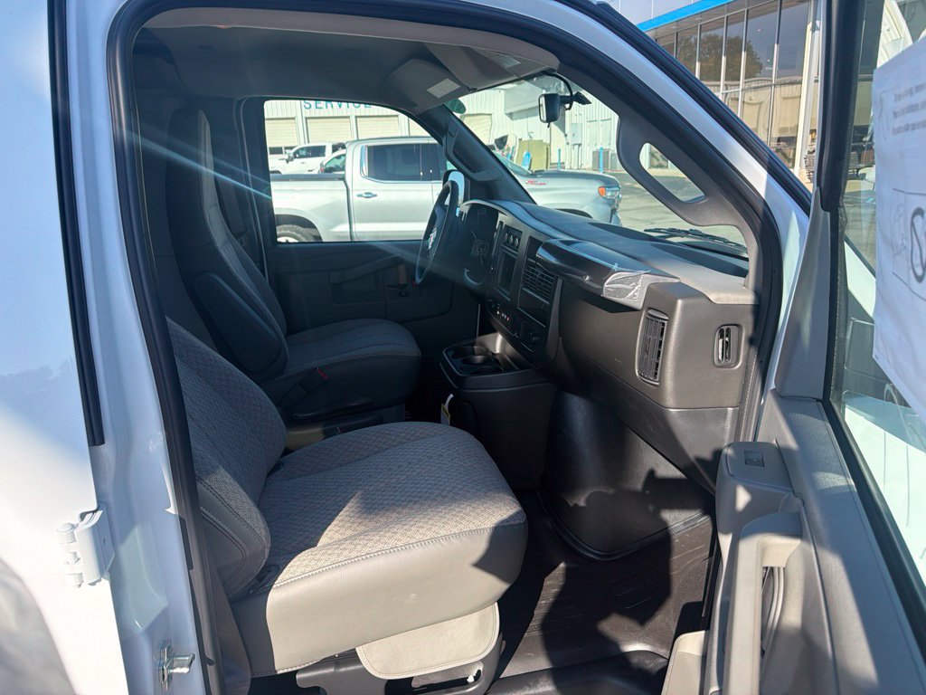 New 2027 Chevrolet Express 2500 w/ Driver Convenience Package RWD image 10